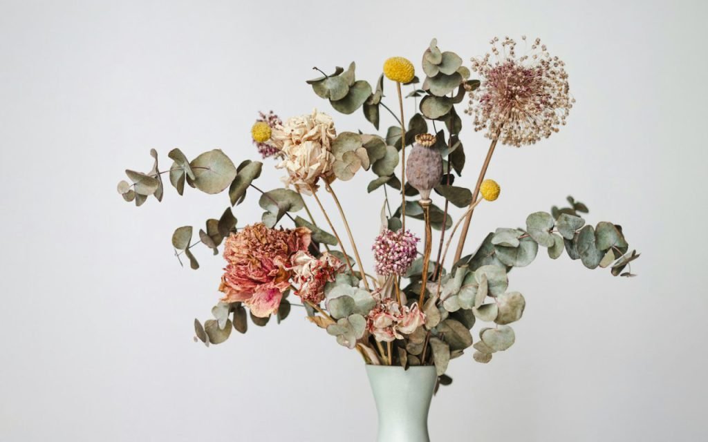 Dried Flowers Are Back — Here’s How to Make Your Own