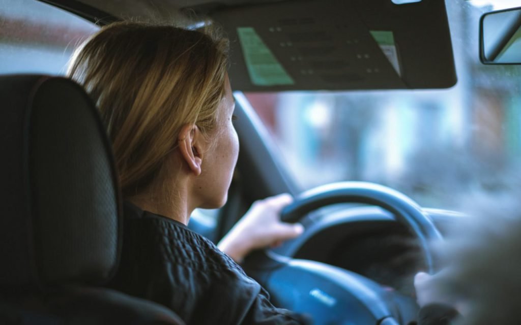 Lane Alerts and Speed Coaches: How Teen Drivers Are Learning With New Safety Tech