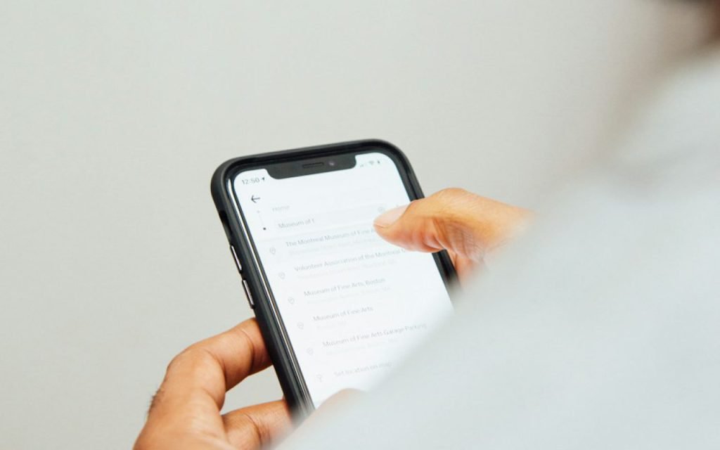 The Case for a Phone-Free Hour